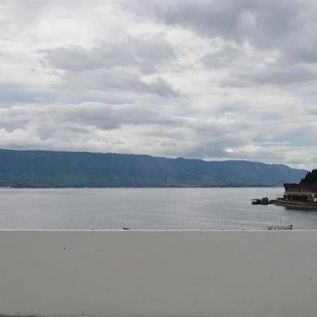 Opriss Hotel Parapat Exterior photo