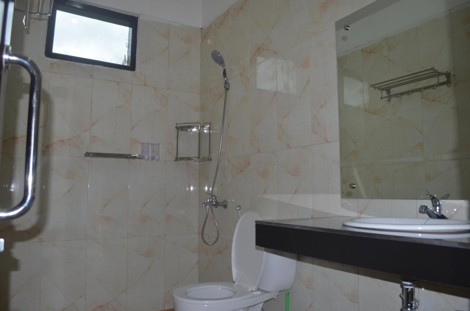Opriss Hotel Parapat Exterior photo
